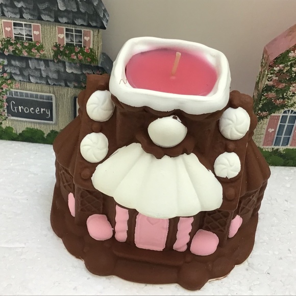 Avon Holiday Avon Gingerbread House Candle And 3 Christmas Village